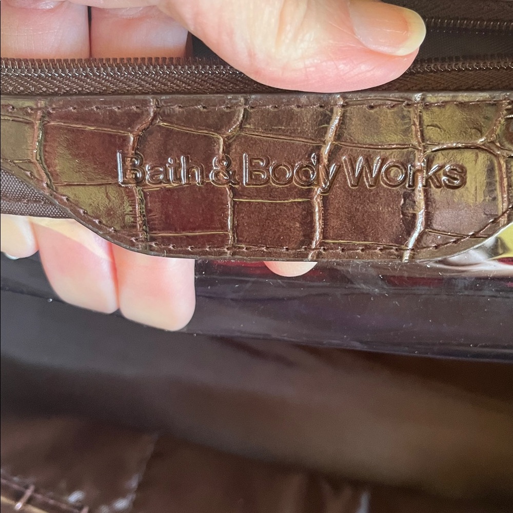 Elegant Brown Crocodile-Embossed Women's Bag - Picture 5 of 6